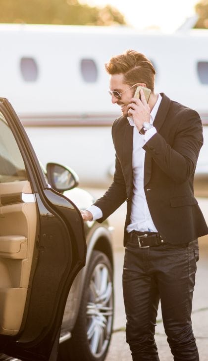 Golden Valley car service to MSP Airport in luxury suv Golden Valley car service to MSP Airport in luxury suv